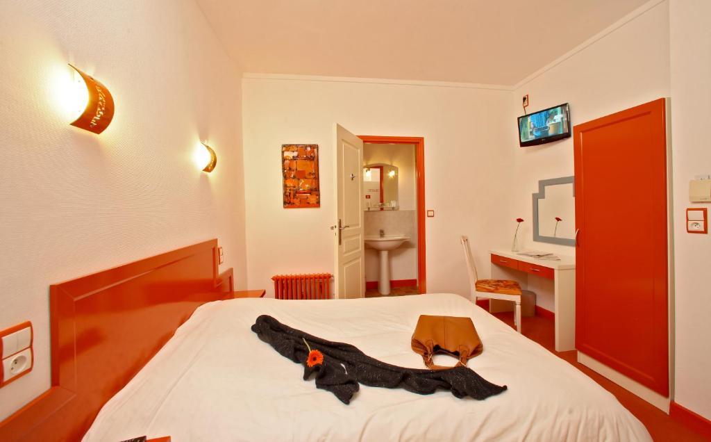 Hotel Le Coin Des Halles Cahors Rom bilde
