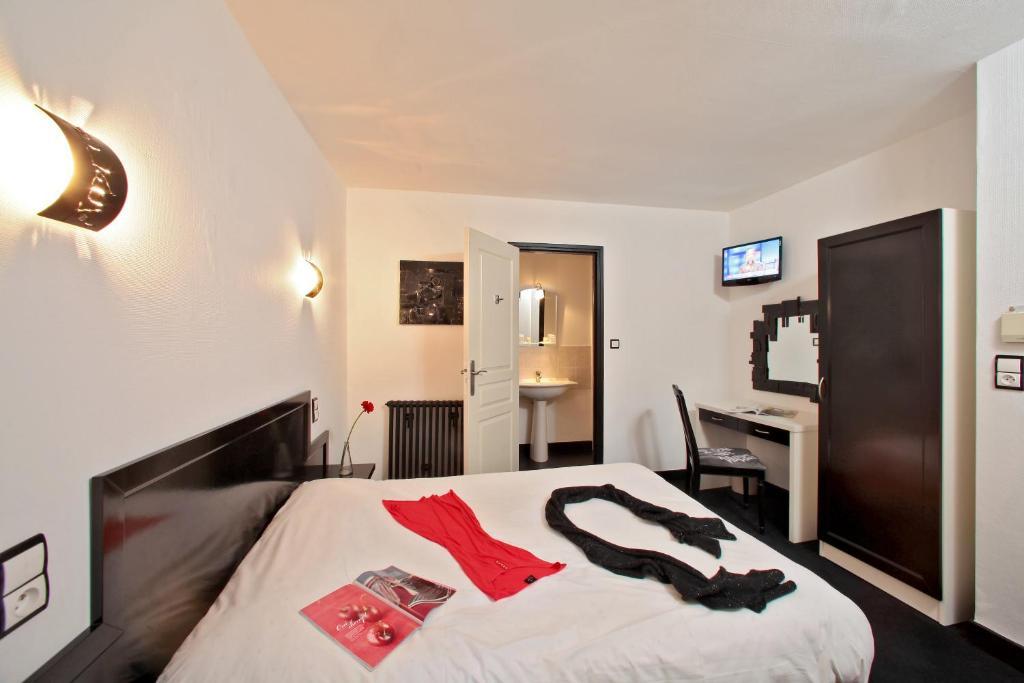 Hotel Le Coin Des Halles Cahors Rom bilde